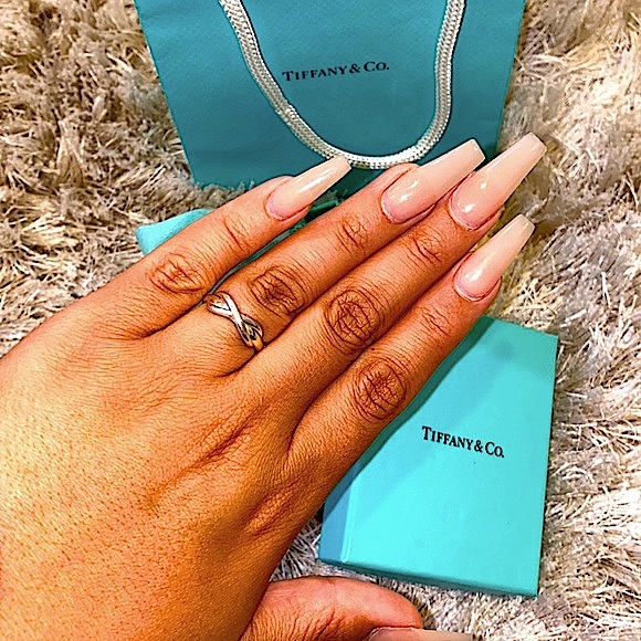 Tiffany & Co Ring - Picture 2 of 8